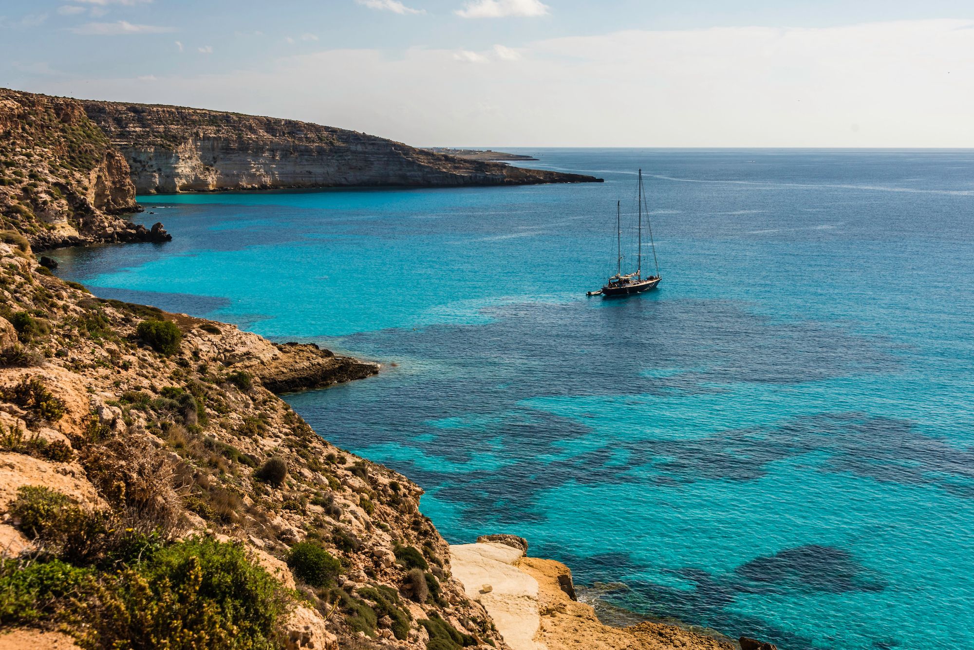 Alla scoperta delle Isole Pelagie in Sicilia: Lampedusa, Linosa e Lampione – Guida alla Navigazione e Noleggio Barche